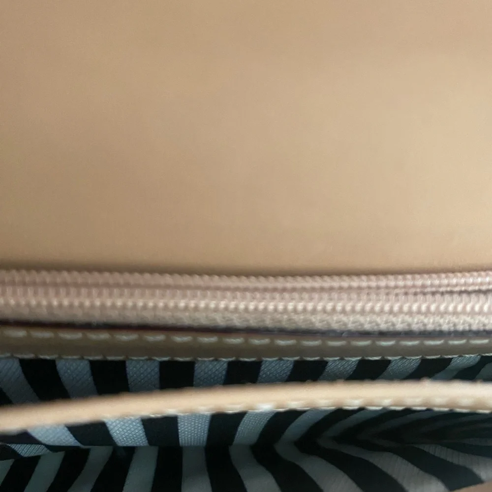 Kate Spade Southport Avenue Sandra Beige and Black Women's Wallet